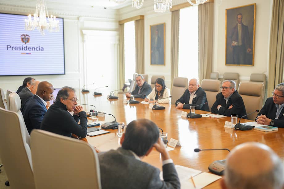 El presidente Gustavo Petro se reunió con integrantes del Partido Comunes.