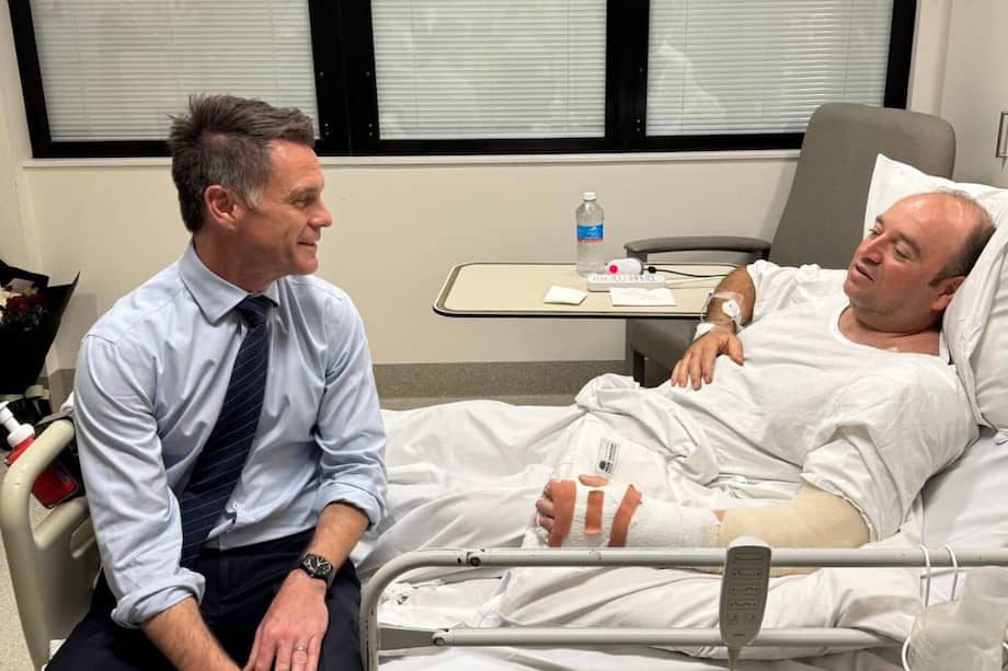 Ahmed Al Ahmed, herido tras desarmar a uno de los atacantes durante el tiroteo en una playa de Sídney.