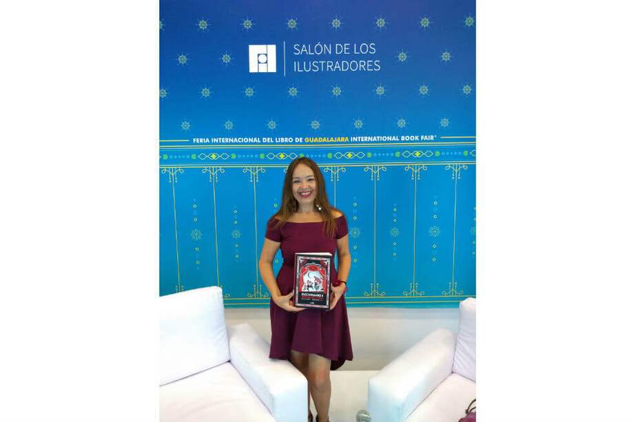 María García Esperón, durante una conferencia en la pasada Feria del Libro de Guadalajara. / Cortesía Revista Letramía