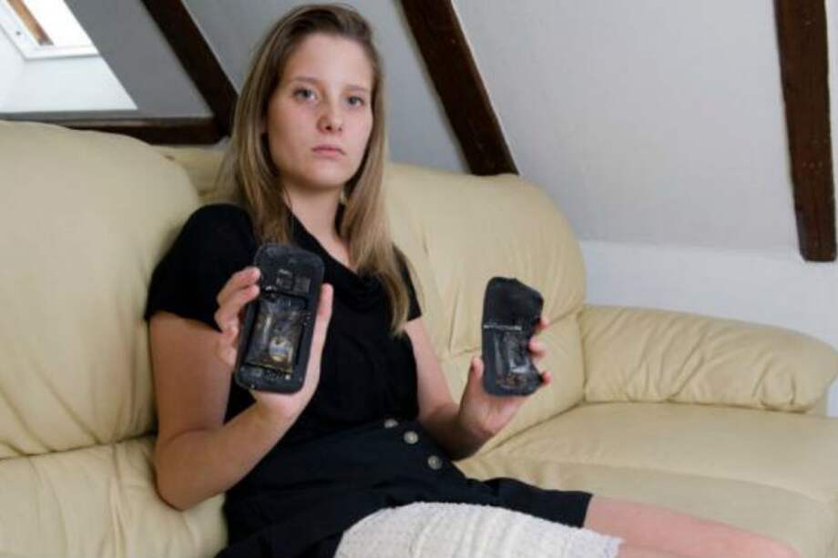 Se le explotó el celular en el bolsillo