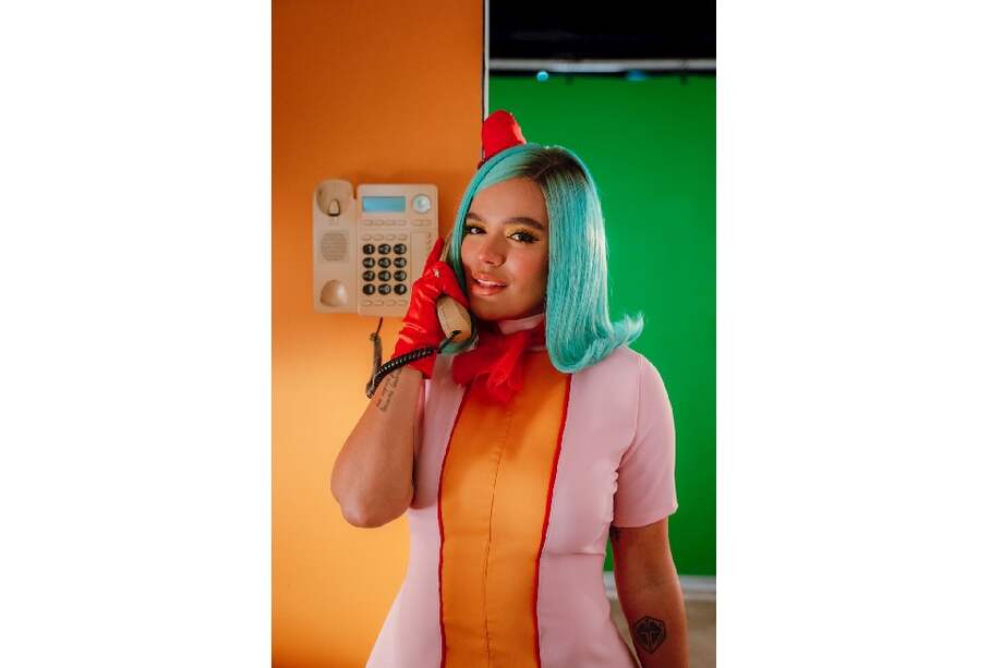 Para Carolina Giraldo, nombre real de Karol G, era importante que su nueva música hiciera “vivir experiencias” a todo aquel que la escuchara y que cada tema fuera “como una escala en un nuevo lugar”.