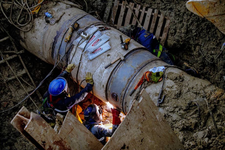 El daño se presentó en un tubo de 32 pulgadas que transporta agua cruda y que se encuentra en el barrio Ceballos de Cartagena