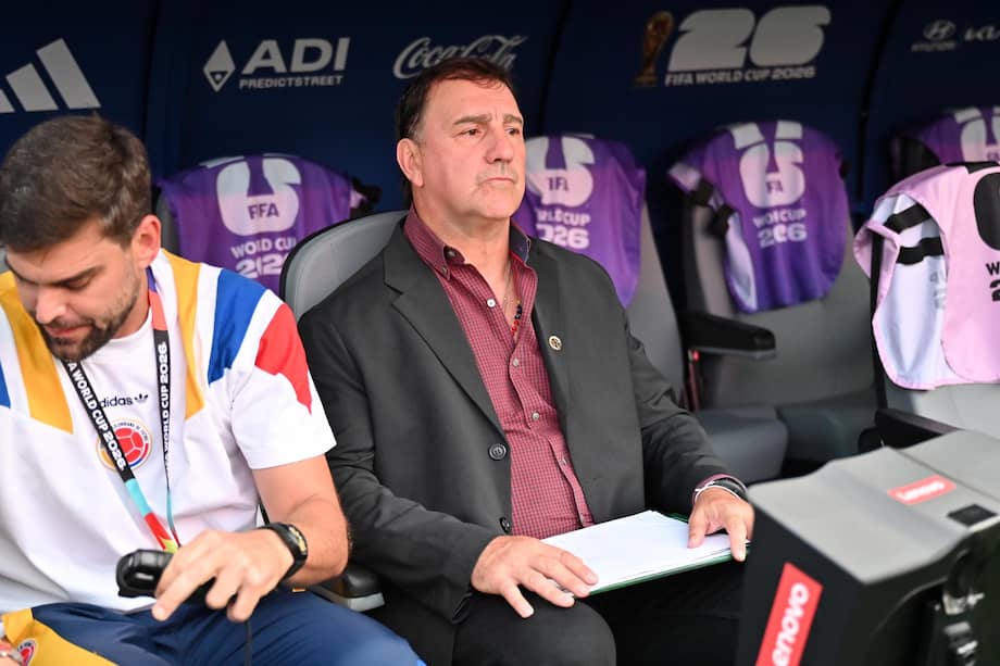 Entrenador de la selección de Colombia, Néstor Lorenzo, durante el partido por los 16avos de final de la Copa Mundial de la FIFA 2026 contra Ghana en el Arrowhead Stadium de Kansas, el viernes 3 de julio.