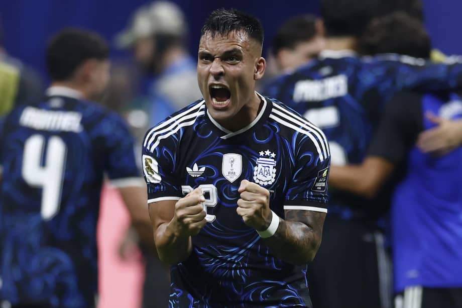 Lautaro Martínez, jugador de Argentina, celebrando.