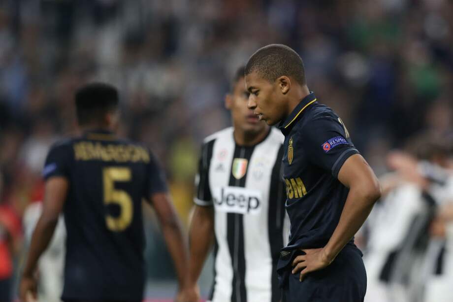 Mbappé marcó el único gol del Mónaco en la serie contra Juventus. / AFP