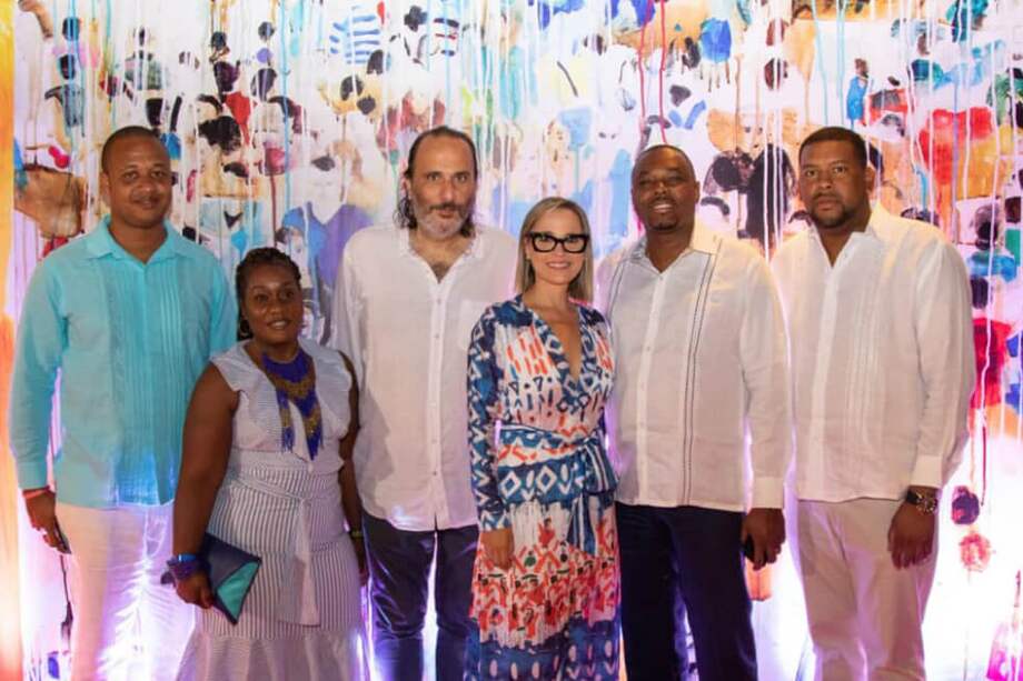 Celodonio Taylor, Secretario de Cultura, Primera Dama, Analcia Dilbert de Bent, Felipe Aljure, Director Artístico FICCI, Lina Rodriguez, Directora General FICCI, Bernardo Benito Bent, Alcalde Providencia, Marcos Robinson, Secretario General. / Cortesía