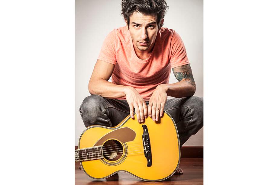 El exparticipante de la Voz Colombia, Juan Riveros, fue corista de Carlos Vives antes de ser solista. / Cortesía: Nicolás Rozo