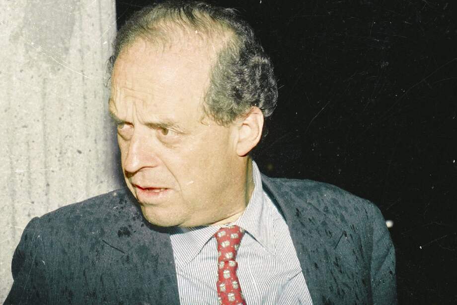 El exministro conservador Álvaro Leyva Durán entregó a la CSIVI una propuesta de acto legislativo anticorrupción / Archivo