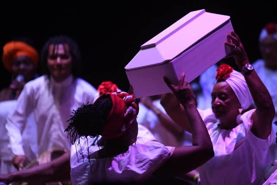 Las Cantaoras de Tumaco son mujeres buscadores que alzan su voz por sus desaparecidos.