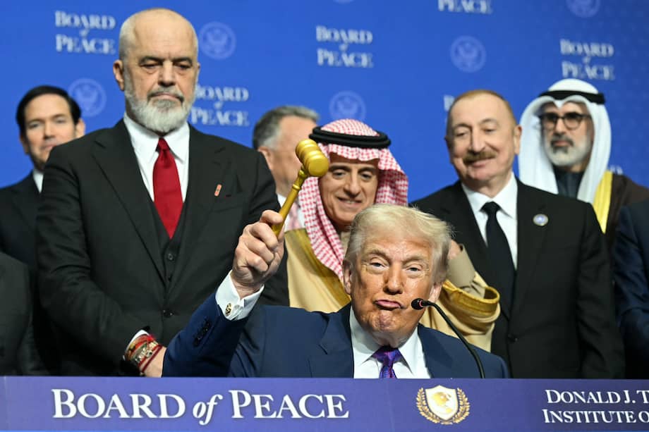 El presidente Donald Trump inauguró la “Junta de Paz” en el Instituto de Paz de EE. UU. en Washington D. C., el 19 de febrero de 2026.