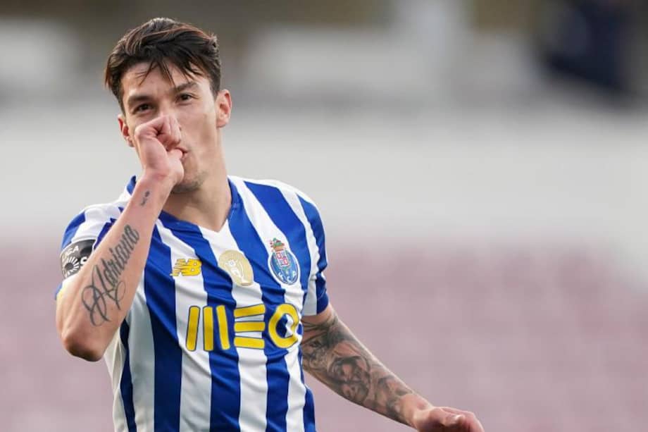 Barcelos (Portugal), 06/03/2021.- FC Porto player Matheus Uribe celebrates after scoring a goal against Gil Vicente during their Portuguese First League soccer match held at Cidade Barcelos Stadium in Barcelos, Braga, Portugal, 06 March 2021. EFE/EPA/HUGO DELGADO