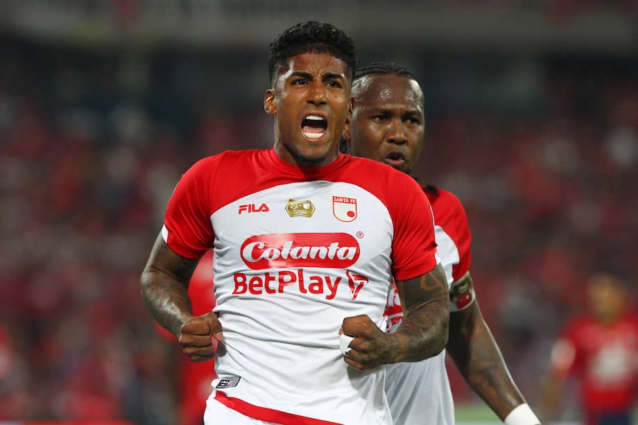 Harold Santiago Mosquera de Santa Fe celebra tras anotar un gol durante el partido de vuelta de la final del la liga colombiana entre Deportivo Independiente Medellín e Independiente Santa Fe en el estadio Atanasio Girardot en Medellín (Colombia). EFE/ STR