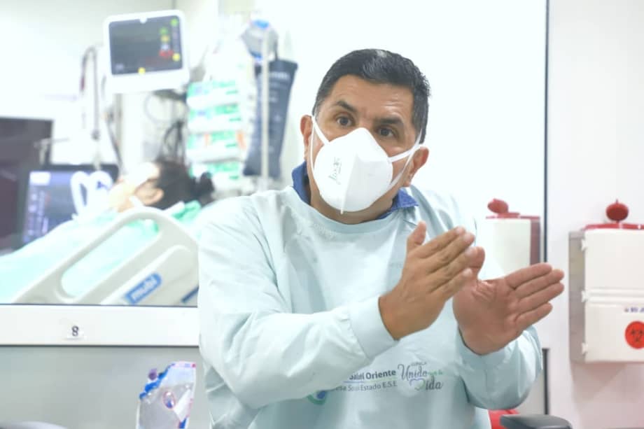 Jorge Iván Ospina informó que se adoptan nuevas medidas para frenar el aumento en los casos.