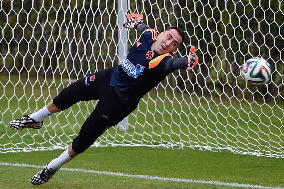 El arquero David Ospina manifestó que uno de sus mayores confidentes ha sido el experimentado Faryd Mondragón. / Afp