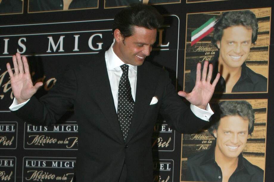 La empresa Pollstar, líder en medición de giras musicales, determinó que el rey latino de ingresos por presentaciones en vivo en 2018 fue el mexicano Luis Miguel, quien el año pasado realizó 66 conciertos en 46 ciudades. / EFE
