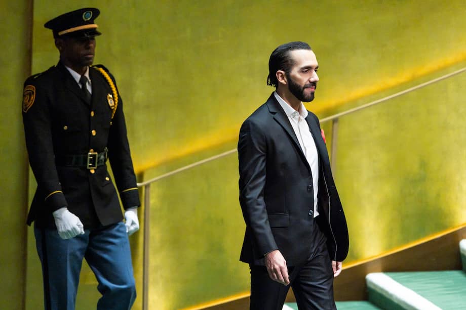 - El presidente salvadoreño, Nayib Bukele, llega para dirigirse al 78º período de sesiones de la Asamblea General de las Naciones Unidas en la Sede de las Naciones Unidas en Nueva York, Nueva York, EE.UU., el 19 de septiembre de 2023.