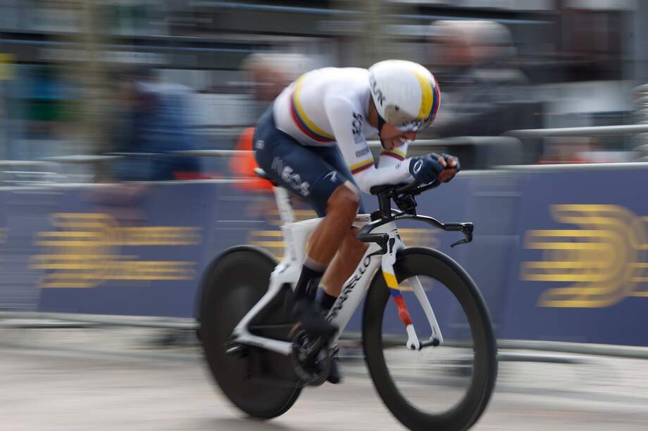 Daniel Felipe Martínez en la primera etapa de la Vuelta al País Vasco // EFE/Javier Etxezarreta