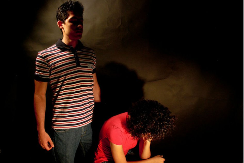 Foto/ El abuso financiero suele anteceder al abuso emocional o físico. Flickr - Kenny Rivas.