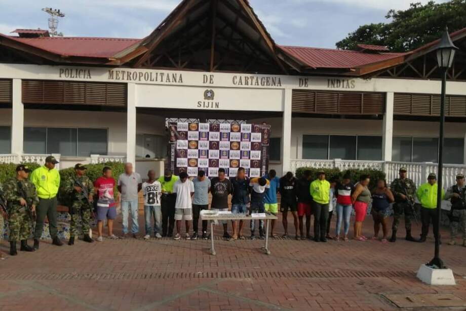 En uno de los operativos se incautaron más de 500 gramos de marihuana y armas de fuego.
/ Cortesía Policía Cartagena