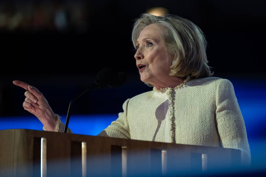 Hillary Rodham Clinton abre la Convención Nacional Demócrata 2024 en Chicago, Illinois, el 19 de agosto.
