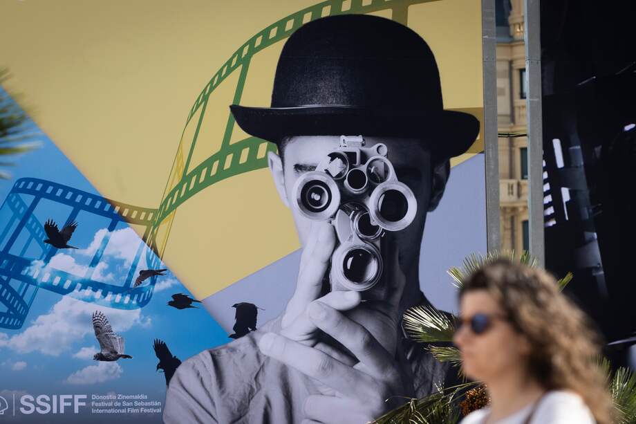 Vista de uno de los carteles del Festival de Cine de San Sebastián, cuya 70 edición comienza este 16 de septiembre. EFE/ Javier Etxezarreta