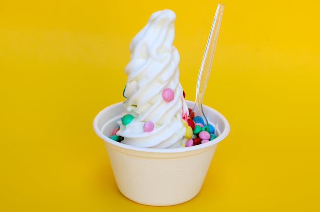 ¿El yogur helado es más saludable que el helado?
