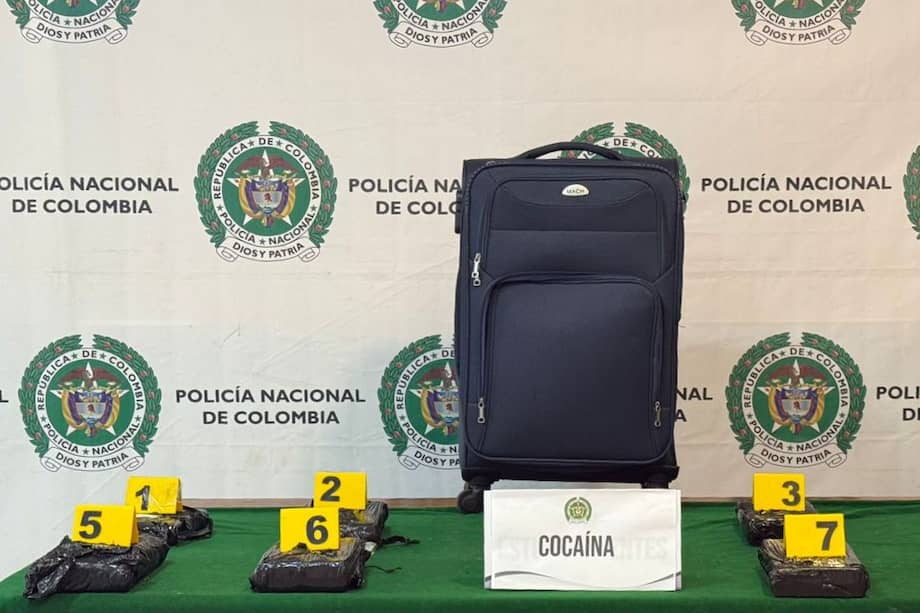 El cargamento, que tenía como punto de llegada Toronto, en Canadá, tenía equipos de GPS para poder ser rastreado en tiempo real. Autoridades investigan posible complicidad de trabajadores de las terminales aéreas tanto en el punto de salida como de llegada.