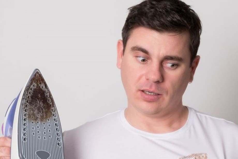 Para quitar las manchas de quemaduras de la ropa, es muy importante actuar lo más antes posible para evitar las marcas permanentes en tus prendas y puedas seguir usándolas sin tener que tirarlas.