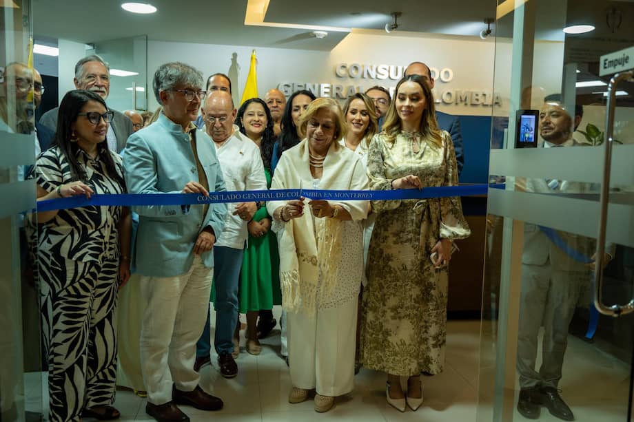 Canciller Rosa Villavicencio en apertura de consulado en Monterrey.