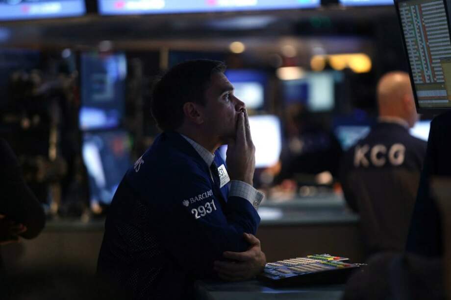 Wall Street cae y Dow Jones pierde más de 300 puntos, un 1,88 %
