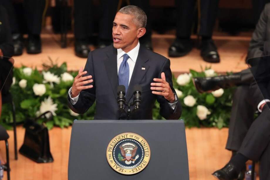 El presidente Barack Obama, durante el evento en homenaje a los policías asesinados en Dallas. / AFP