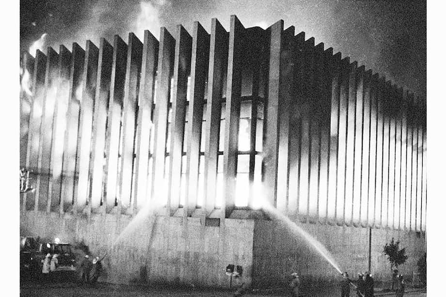 Imágenes del holocausto del Palacio de Justicia, ocurrido en noviembre de 1985. / Archivo - El Espectador