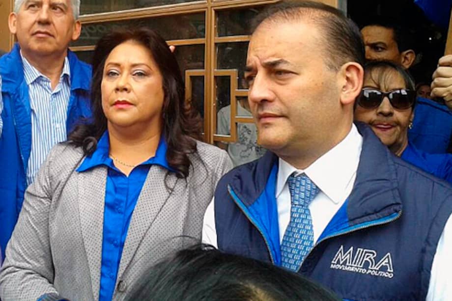 La representante Gloria Stella Díaz y el senador Carlos Alberto Baena.