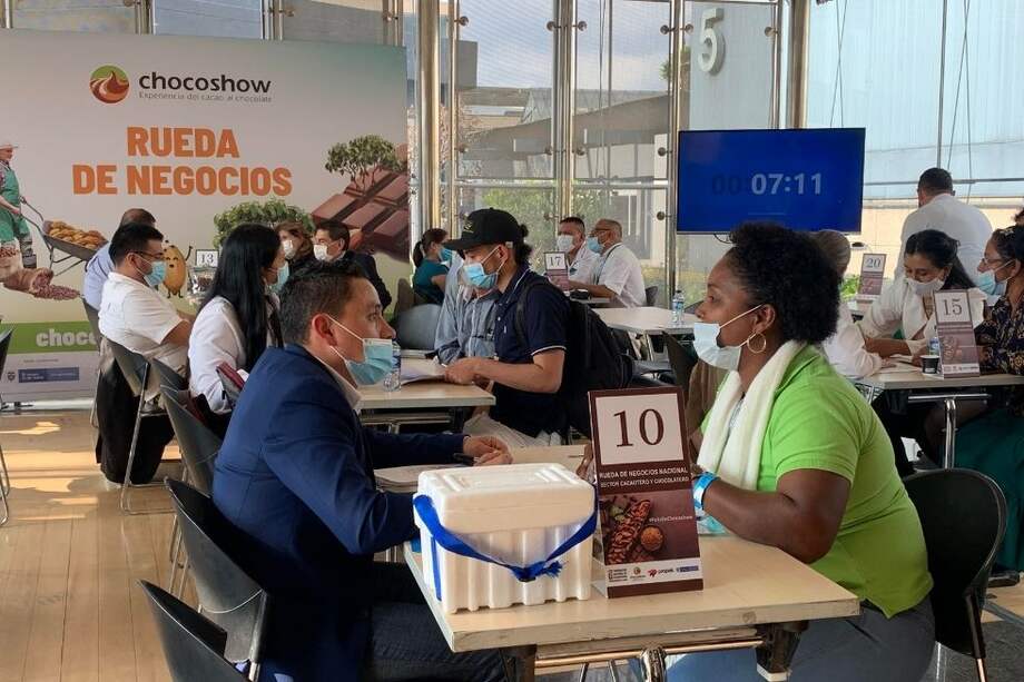 En Chocoshow algunos productores de cacao de Putumayo tuvieron la oportunidad de compartir con clientes potenciales, como parte del componente de encadenamiento productivo del Programa Rutas PDET.