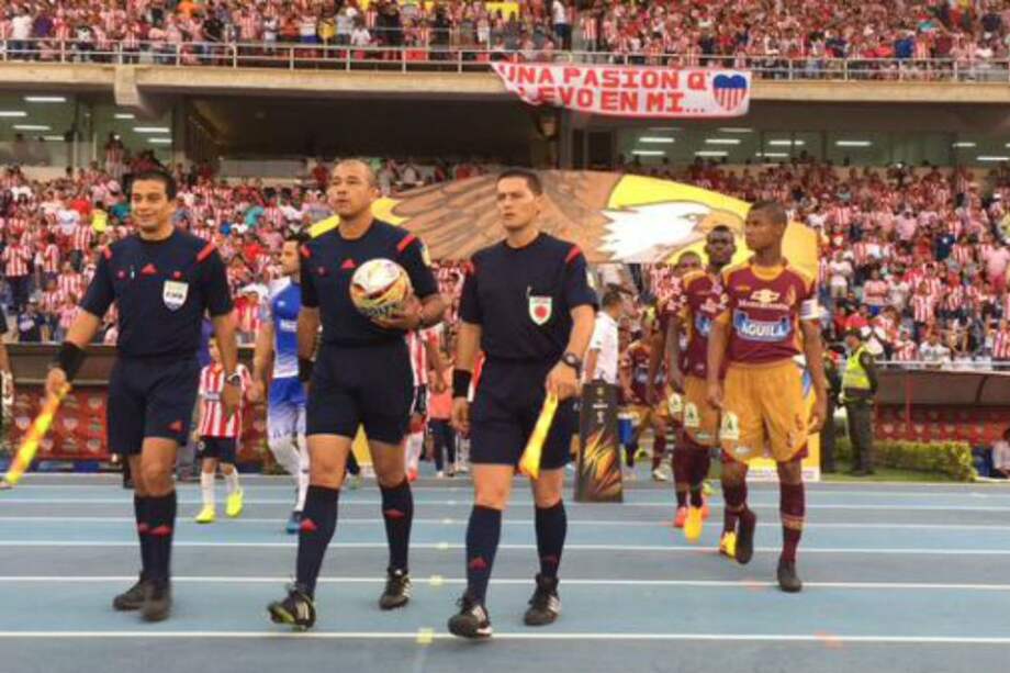 Salida de Júnior vs. Tolima, uno de los clásicos jugados en la jornada 18 de la Liga Águila. Ambos equipos clasificaron a octavos en la Copa. Foto: Junior