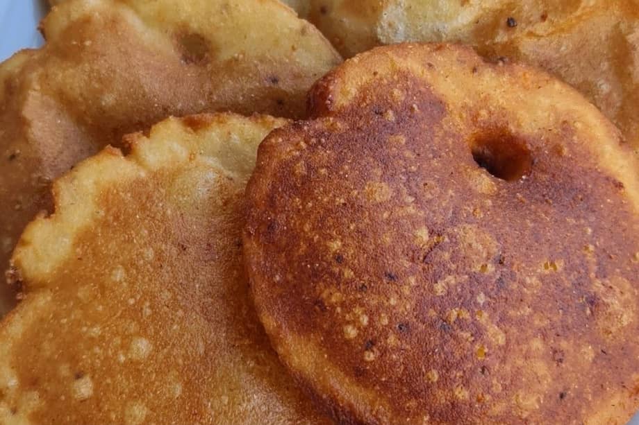 Las arepas dulces de anís son tradicionales de la gastronomía colombiana.