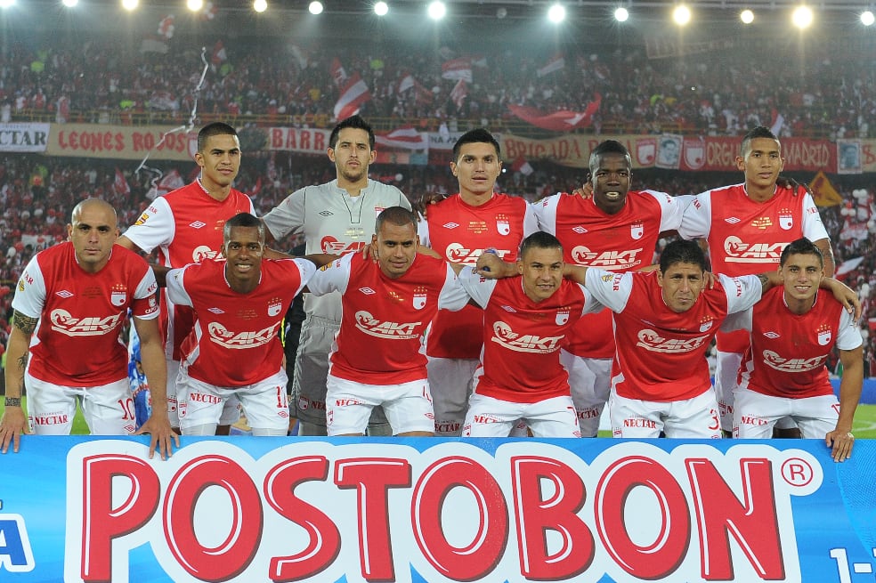 Santa Fe campeón, 37 años después, en 2012. La nómina: Arriba: Yulián Anchico, Camilo Vargas, Daniel Torres, Julián Quiñones y Francisco "Pacho" Meza. Abajo: Omar Pérez, Jonathan Copete, Sergio Otálvaro, Luis Carlos Arias, Diego Cabrera y Juan Daniel Roa.