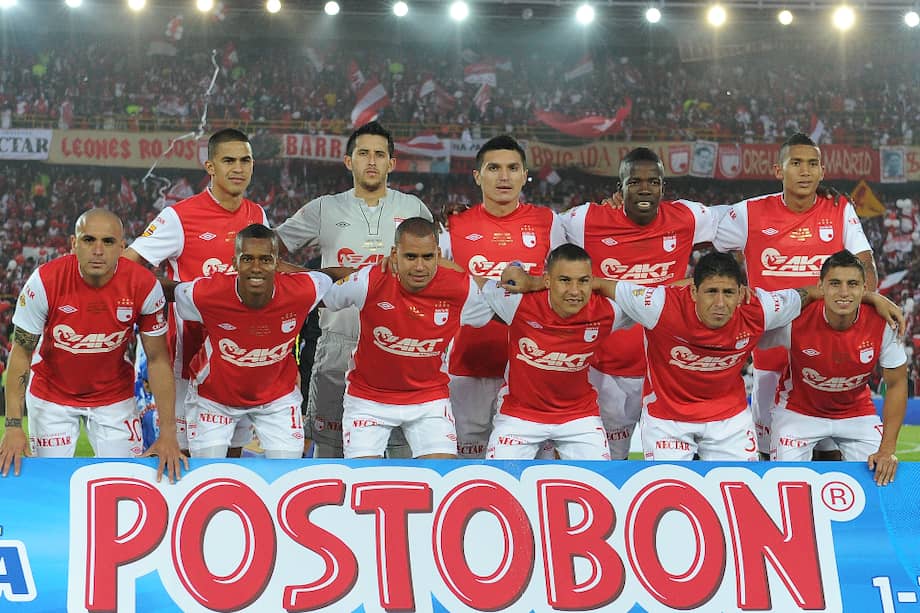 Santa Fe campeón, 37 años después, en 2012. La nómina: Arriba: Yulián Anchico, Camilo Vargas, Daniel Torres, Julián Quiñones y Francisco "Pacho" Meza. Abajo: Omar Pérez, Jonathan Copete, Sergio Otálvaro, Luis Carlos Arias, Diego Cabrera y Juan Daniel Roa.