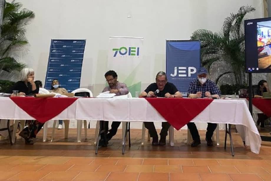 Los días 16, 17 y 18 de febrero, alrededor de 50 antiguos mandos de las Farc se reunieron con su equipo jurídico para pronunciarse frente a la acusación de la JEP en el caso de secuestro.