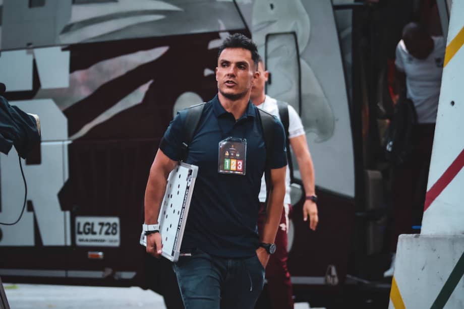 El entrenador del Tolima fue agredido tras el partido con O’Higgins, luego de una fuerte discusión y empujones entre jugadores y cuerpos técnicos.