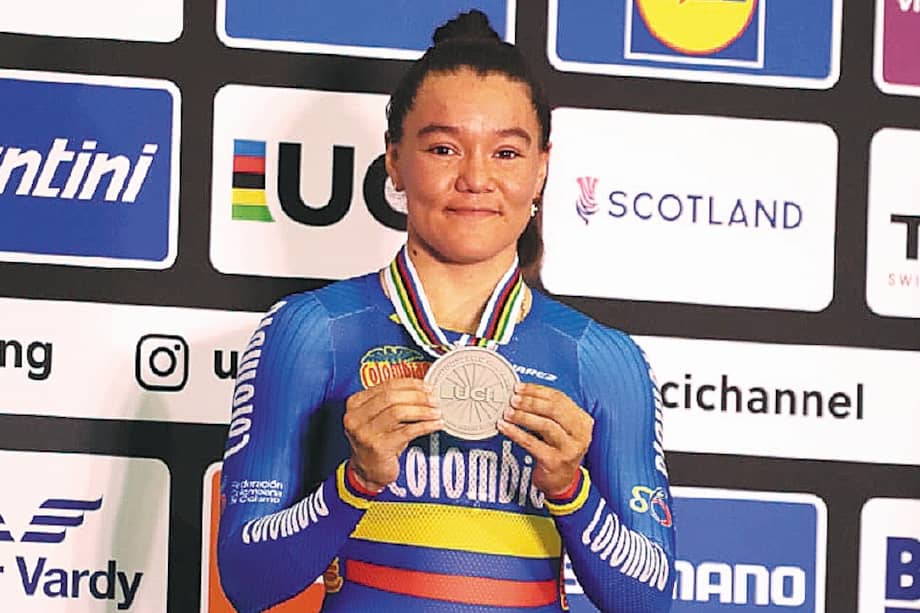 Martha Bayona, medallista mundial en ciclismo de pista.