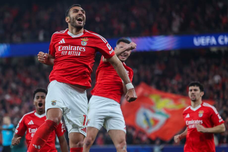SL Benfica Pavlidis celebra un gol contra Mónaco durante el partido de vuelta de los play-offs de la fase eliminatoria de la UEFA Champions League, en el Estadio de la Luz, Lisboa, Portugal, el 18 de febrero de 2025.