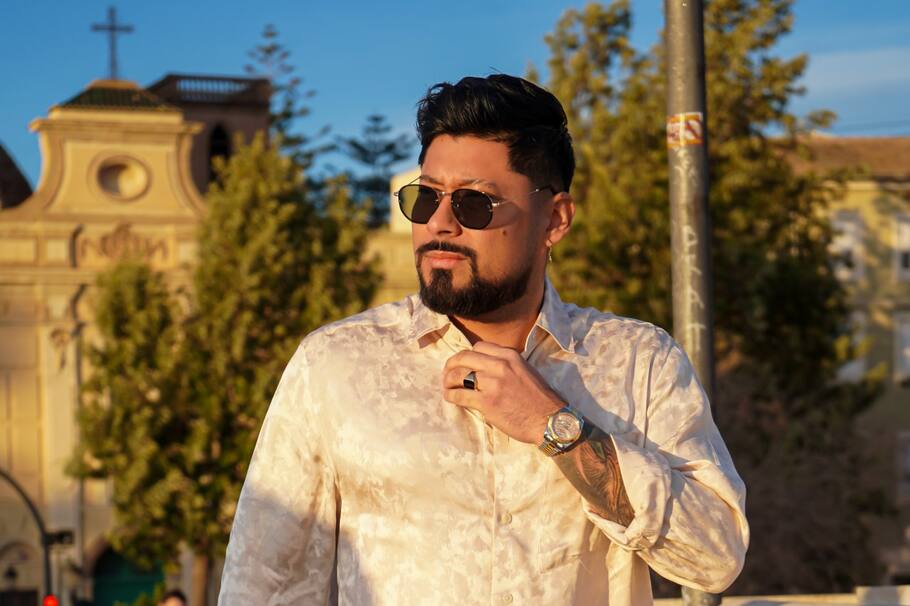 Lowe León, cantante colombiano.