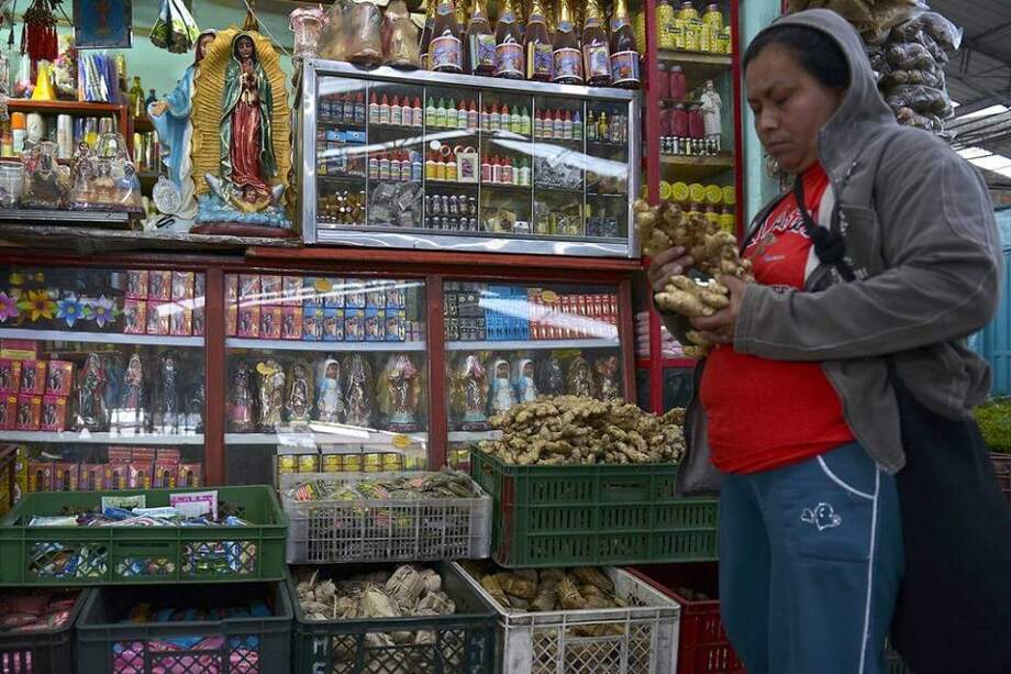 En caso de que se presente un caso de COVID-19, el municipio deberá retornar al aislamiento preventivo. / AFP