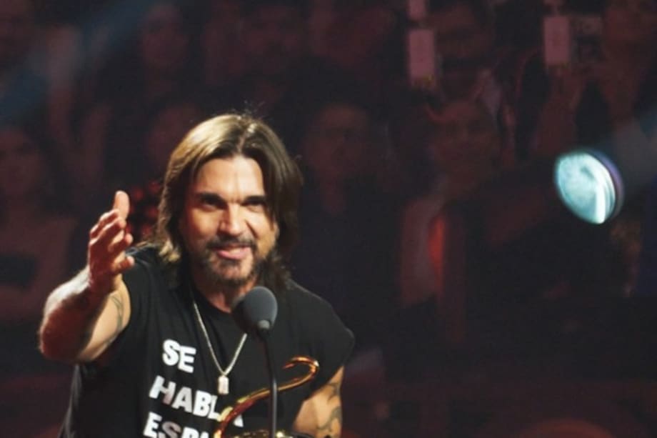 Juanes recibió premio Lo Nuestro a la Trayectoria. Sus palabras emocionaron al público.