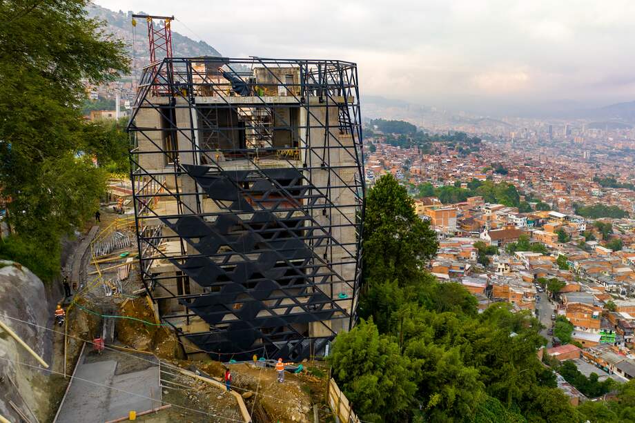 La reconstrucción del Parque Biblioteca España se realizará con materiales hechos en Colombia. / Cortesía Alcaldía de Medellín