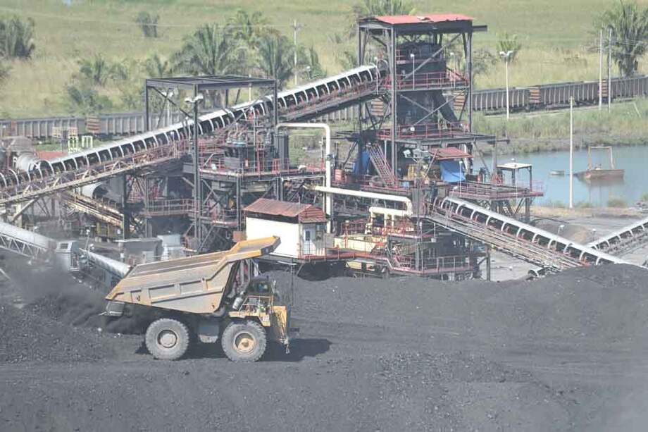 Unos 15.000 empleados pararían con la huelga. / Archivo