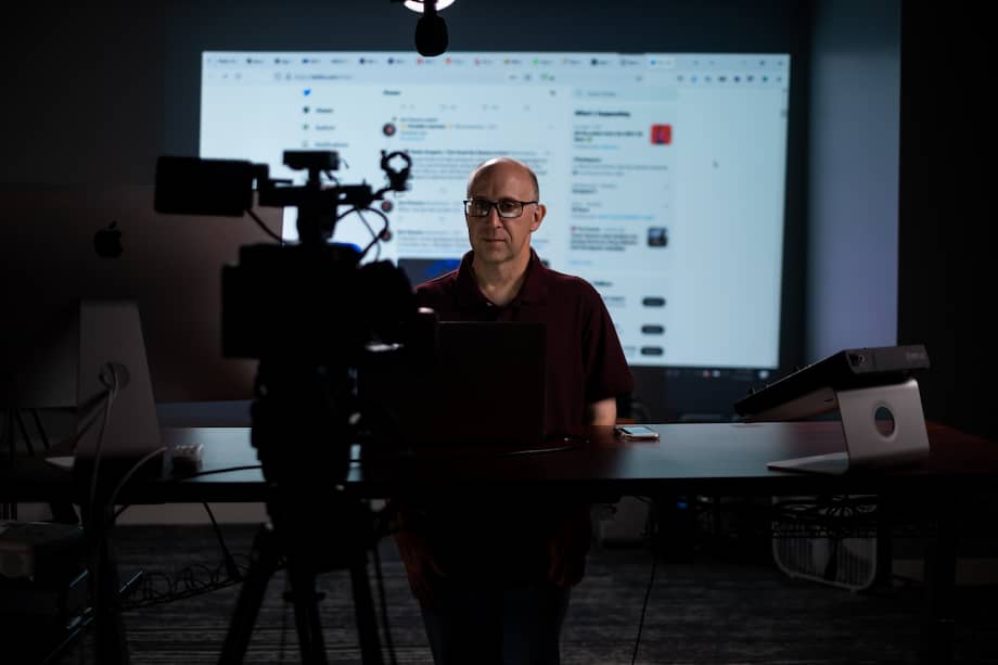 La serie muestra la trayectoria de Hillsong y cómo se convirtió en una marca internacional que atraía a famosos.