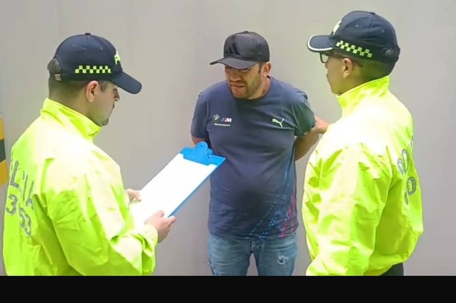 William Fernando González Cruz fue capturado el 19 de junio en Bogotá. Es señalado de haber recogido a alias "Gabriela" y a otro sospechoso luego del atentado.