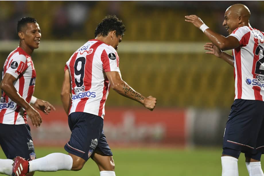 Júnior abrirá la serie en Cartagena ante Atlético Tucumán. / AFP